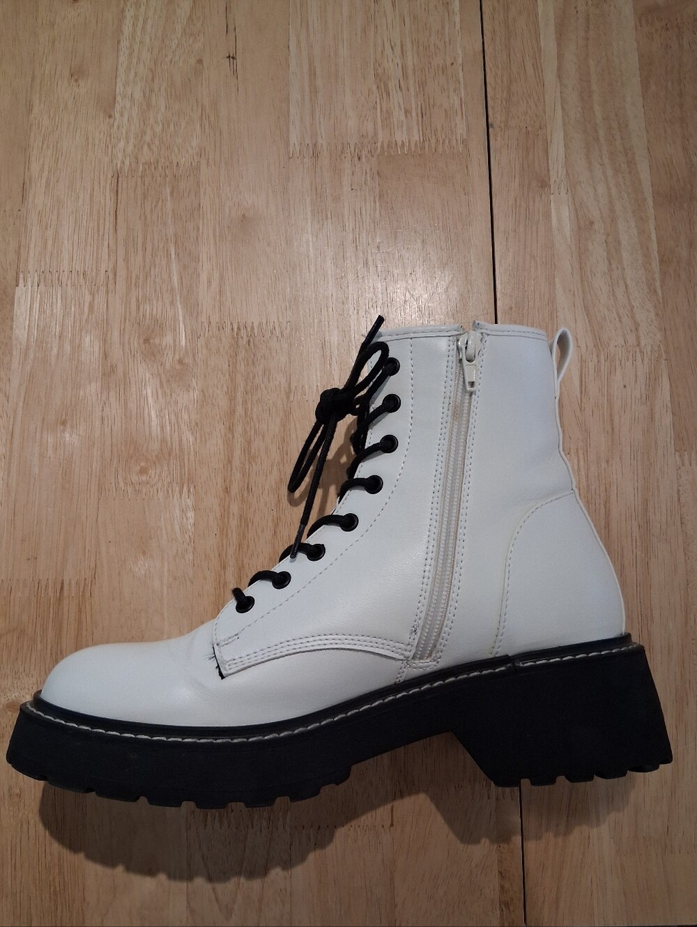 Madden Girl Carra White Lace-Up Combat Boots | Size 8.5 - Picture 7 of 11